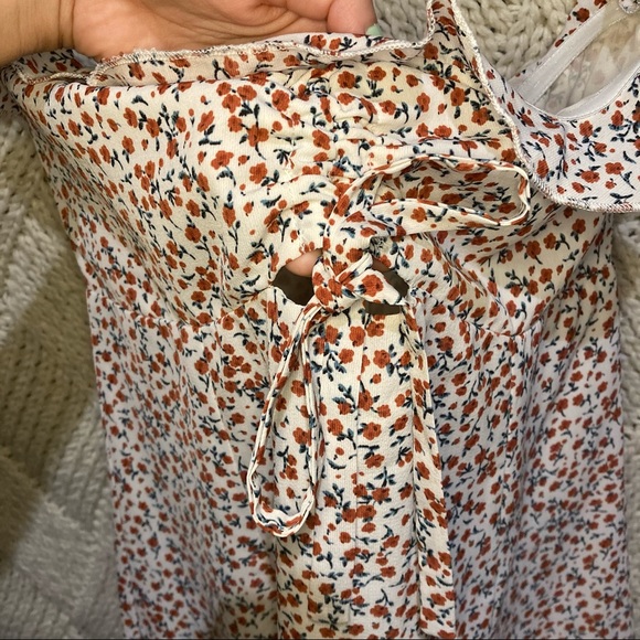 Little Roses Dress - Picture 5 of 10